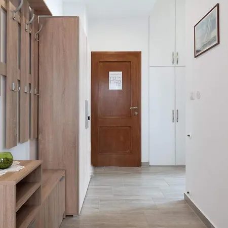 Jedro Διαμέρισμα