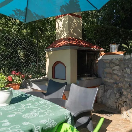 Jedro アパート ポレッチ